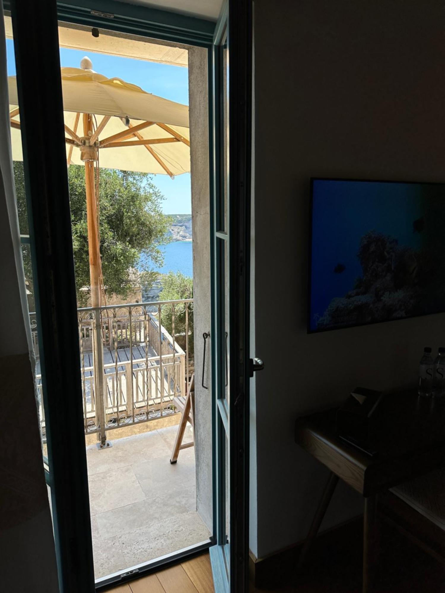 Entre Ciel Et Mer Hotel Бонифачо Экстерьер фото